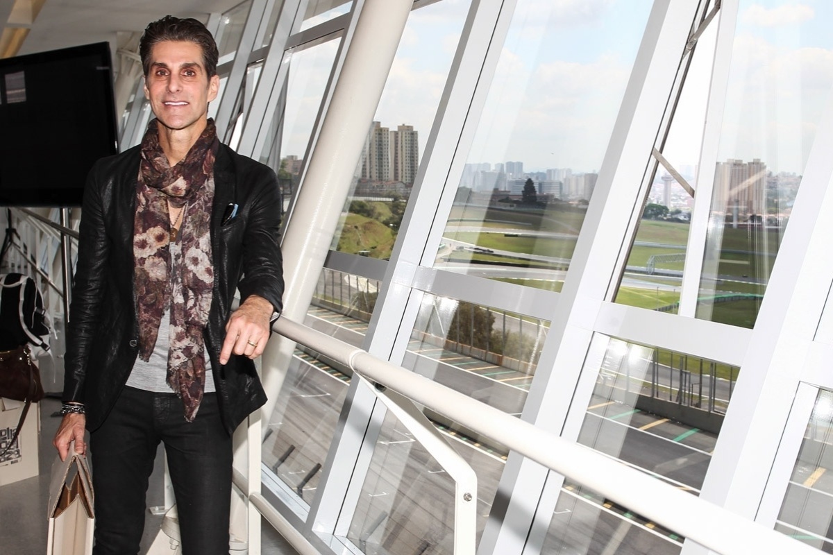 10.out.2013 - Perry Farrell, criador do festival Lollapalooza, durante coletiva de imprensa no autódromo de Interlagos, em São Paulo, que anunciou local e data da edição de 2014 do festival. - Manuela Scarpa/Foto Rio News