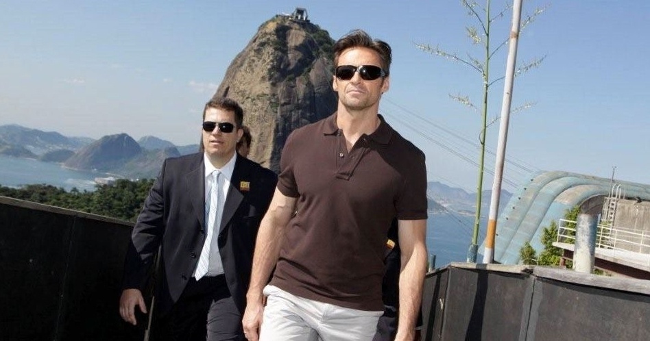 12.out.2013 ? Hugh Jackman segue sua rotina de passeios no Rio de Janeiro com uma visita ao Pão-de-Açúcar (6/5/2009)