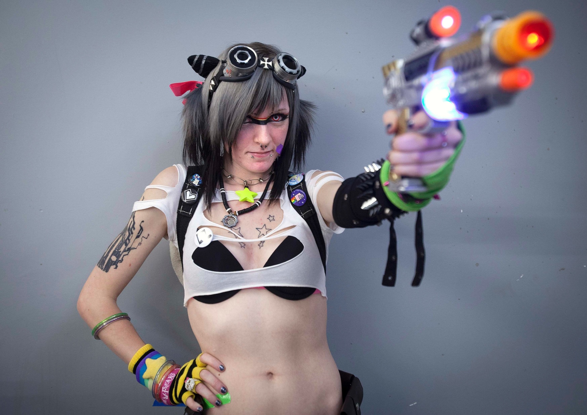 13.out.2013 - Mich Mich Esterly criou sua própria fantasia para ir à Comic-Con NY 2013 - Reuters