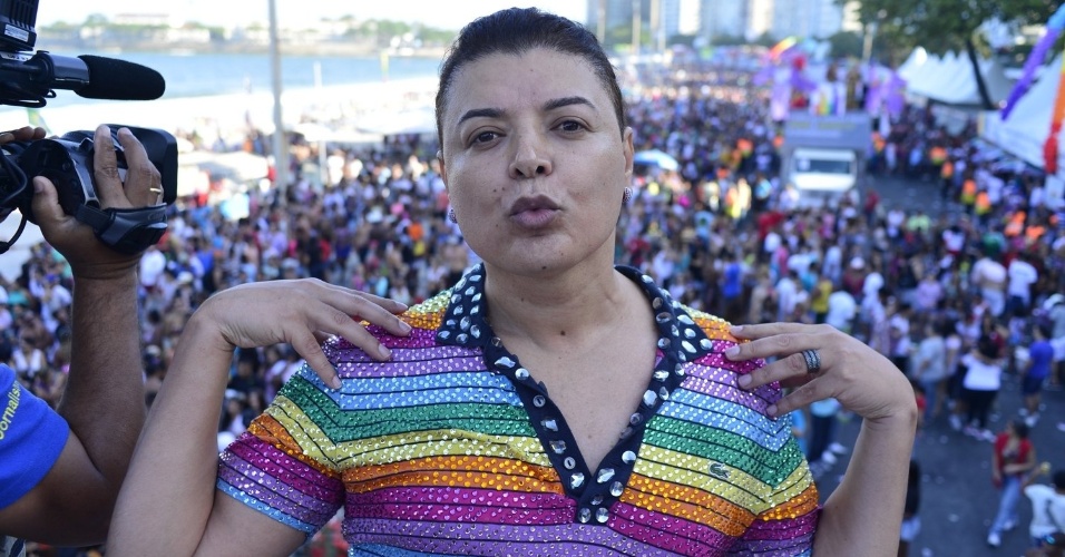 13.out.2013 - O promoter carioca David Brazil durante a 18ª edição da Parada do Orgulho LGBT no Rio