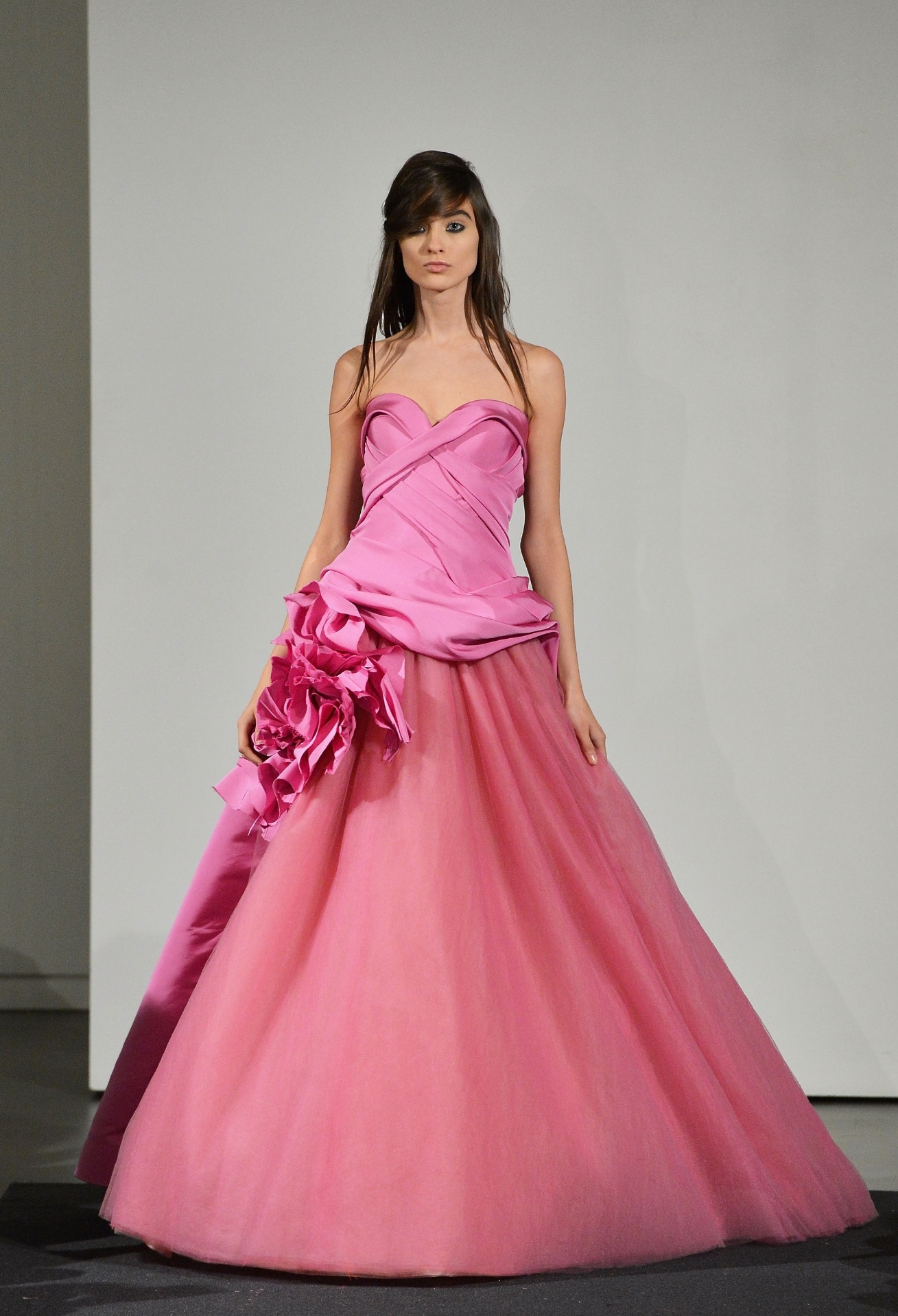 11.out.2013 - Desfile da estilista Vera Wang na New York Bridal Week - Slaven Vlasic/Getty Images