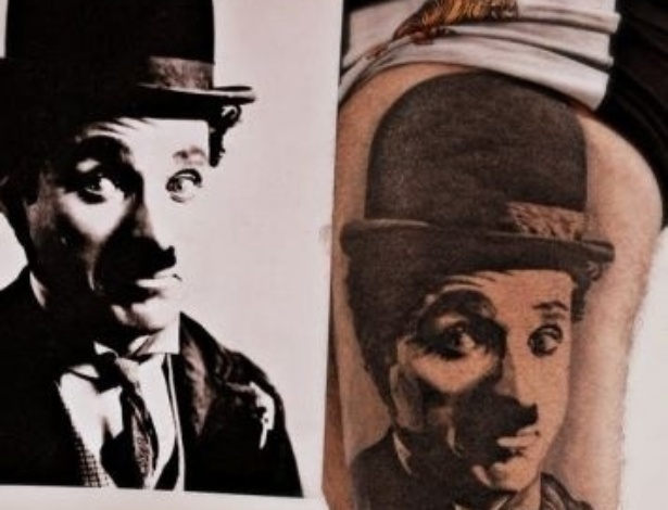 O fã Rogerio Mariano Campos tatuou na perna o rosto do ator Charles Chaplin. O diretor e ator morreu no dia 25 de dezembro de 1977.