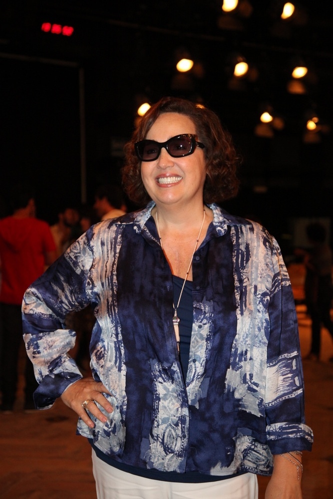 15.out.2013 - Claudia Jimenez posa para fotos na apresentação da nova novela das sete, "Além do Horizonte"