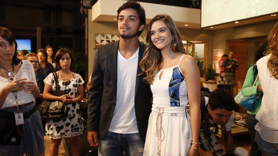 Juliana Paiva e Rodrigo Simas em "Malhação 2012" 