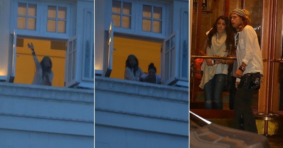 16.out.2013 - Steven Tyler aparece na sacada hotel Copacabana Palace, no Rio de Janeiro