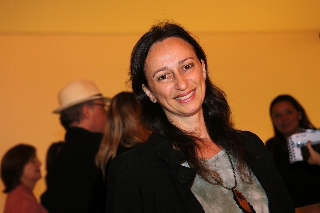 17.out.2013 - A cineasta Laís Bodanzky chega à abertura da Mostra de São Paulo, no Auditório Ibirapuera - Aline Arruda/Agencia Foto/Divulgação