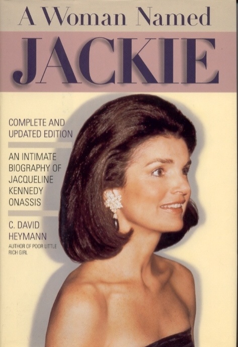 Capa da biografia "A Woman Named Jackie: An Intimate Biography of Jacqueline Bouvier Kennedy Onassis" (2000, Lyle Stuart), de C. David Heymann - Reprodução
