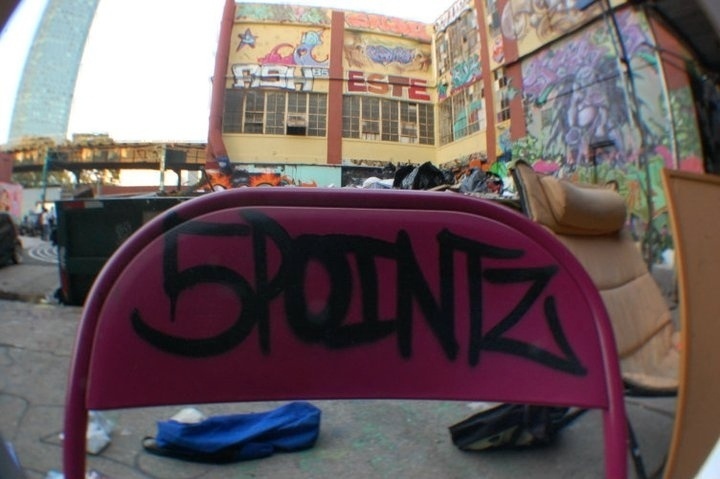 Conjunto de antigas fábricas de Nova York é transformado em "templo do grafite" - Reprodução/Facebook