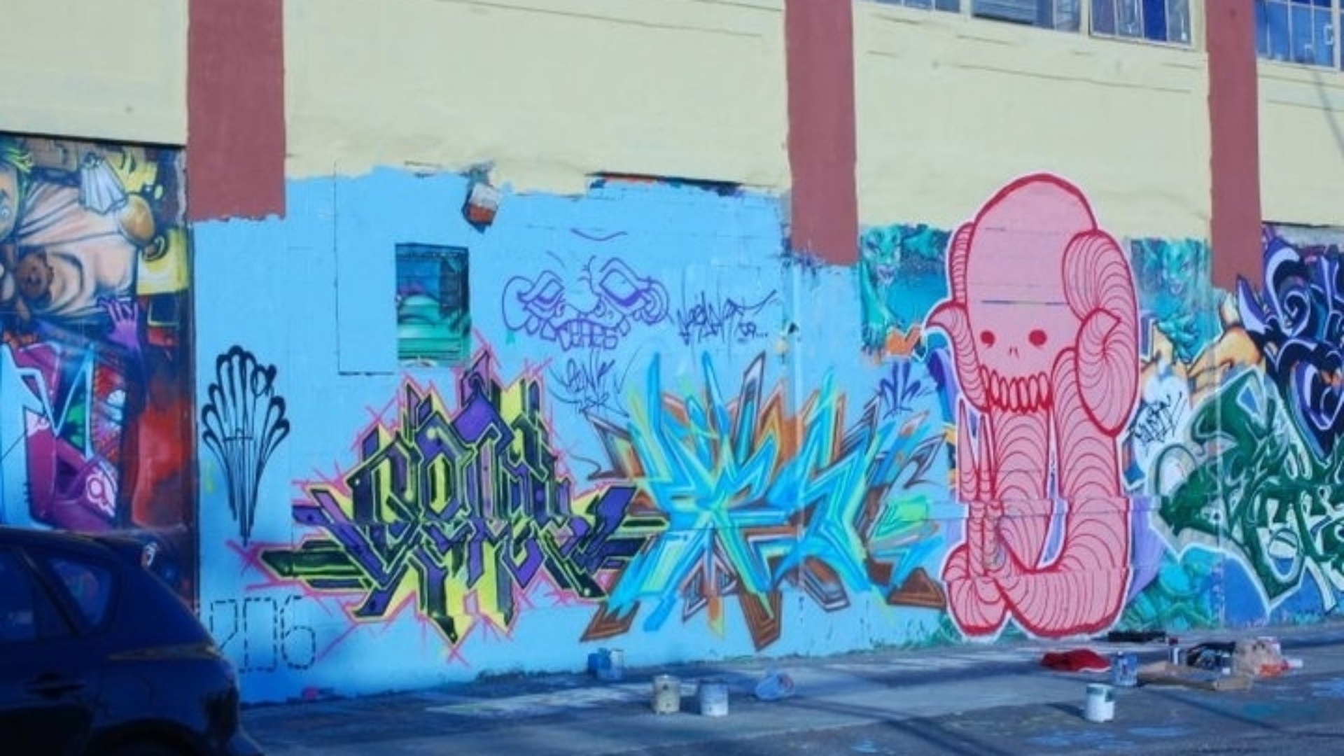 Conjunto de antigas fábricas de Nova York é transformado em "templo do grafite" - Reprodução/Facebook