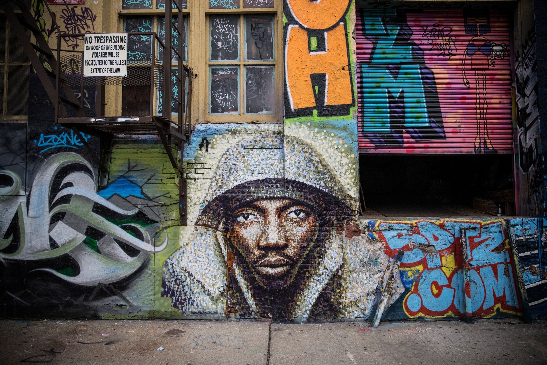 Conjunto de antigas fábricas de Nova York é transformado em "templo do grafite" - AFP