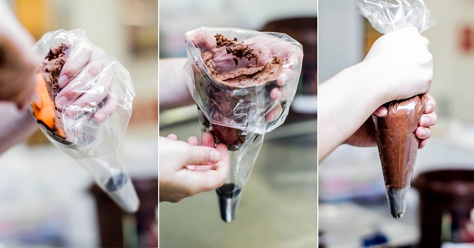 Para começar a decorar os cupcakes, com uma espátula, coloque a ganache de chocolate dentro do saco para confeitar. Aperte a parte de cima do saco para que todo o creme desça até a ponta - Leonardo Soares/UOL