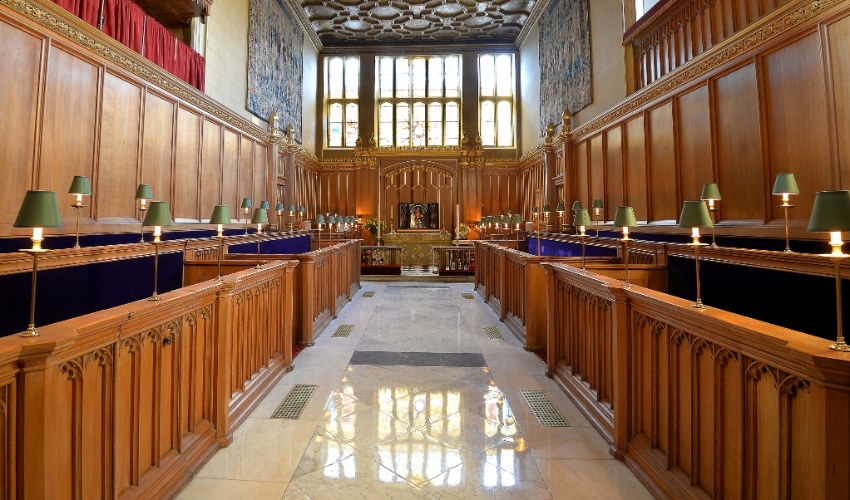 17.out.2013 - Vista geral do interior da capela real no Palácio de St.James, onde o príncipe George de Cambridge será batizado