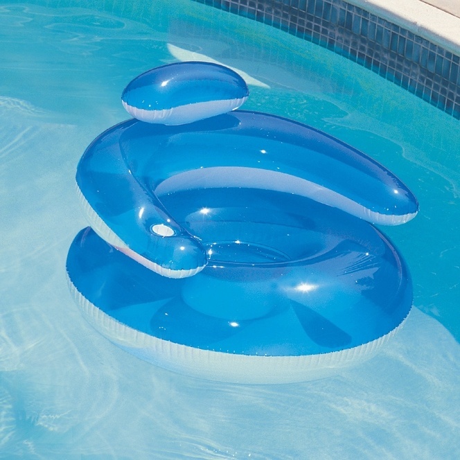 Feita de PVC, a poltrona para piscina conta com duas câmaras de ar, apoio para os braços e porta-copos. O produto está à venda na Mobly (www.mobly.com.br) por R$ 62,90 I Preços pesquisados em outubro de 2013 e sujeitos a alterações - Divulgação