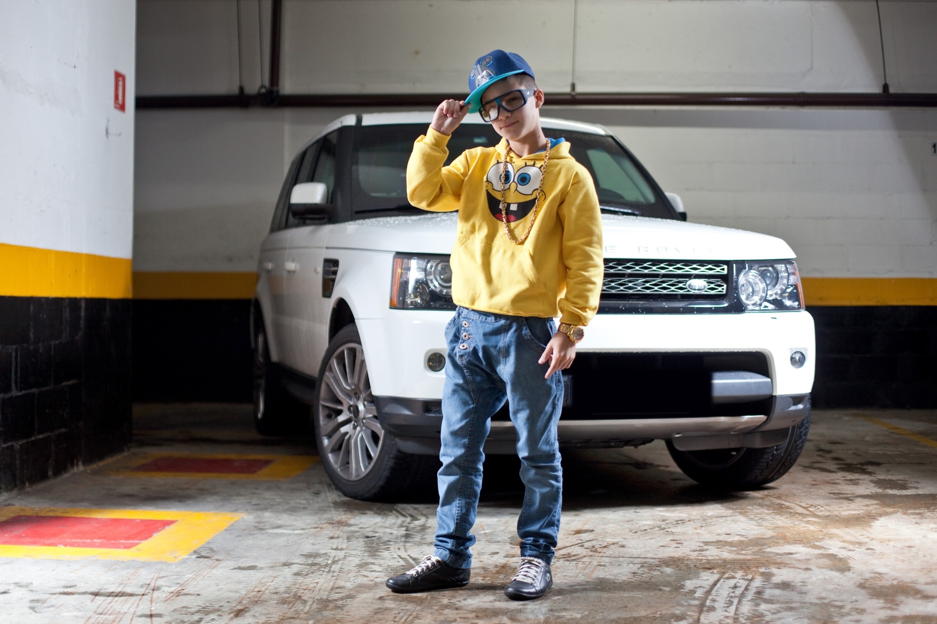 Com um rosto angelical e menos mulherengo do que Pet, MC Du Conventi é ainda mais novinho. Tem 13 anos, vive acompanhado por seu primo de 24 anos e também esbanja sensualidade em seus clipes. O garoto teve como parceira no vídeo de "Joga pra Frente, Joga para Trás" a modelo Geisy Arruda - Simon Plestenjak/UOL