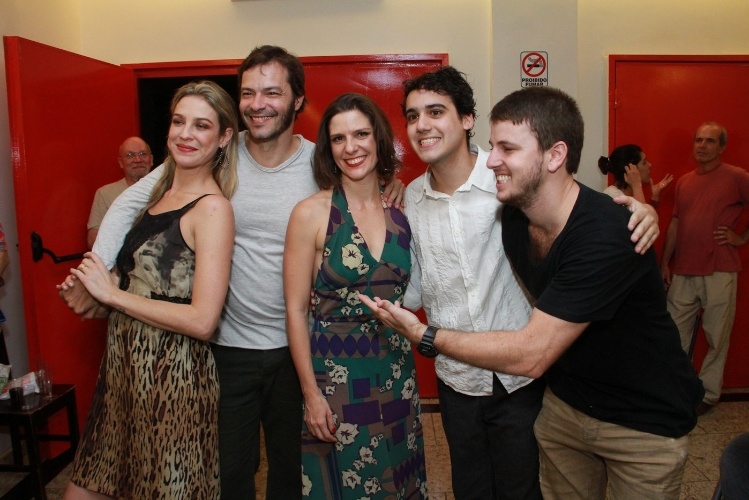 24.out.2013 - Luana Piovani, Heitor Martinez, Georgiana Góes e George Sauma estreiam peça "Sonhos de um Sedutor", em São Paulo
