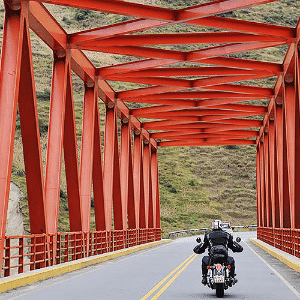 Viajar de moto pela América do Sul é mais fácil do que se imagina -  25/10/2013 - UOL Carros