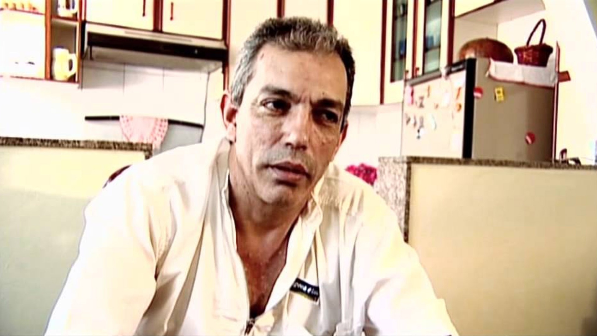 Filme que junto com "Entreatos", de João Moreira Salles, formam uma dupla de trabalhos focados na figura de Luiz Inácio Lula da Silva. ?Peões? resgata a história da luta sindical dos metalúrgicos do ABC paulista, resgatando os personagens centrais do movimento  que conviveram com o ex-presidente, mas não ganharam notoriedade - Reprodução