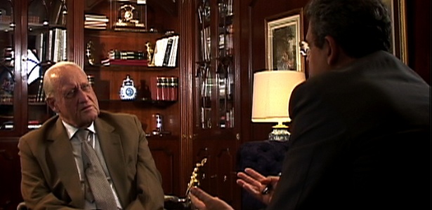 João Havelange é entrevistado por Ernesto Rodrigues durante a produção de sua biografia, "Jogo Duro" - Divulgação