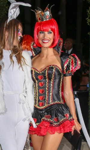25.out.2013 ? Alessandra Ambrósio prestigia a festa anual de Halloween de Mike Meldman em Beverly Hills