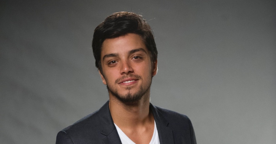 Rodrigo Simas é Marlon em "Além do Horizonte"