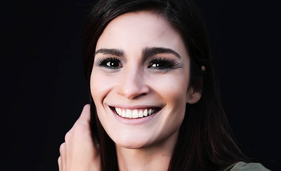 Retrato de Carol Ribeiro durante o São Paulo Fashion Week Inverno 2014 - Flávio Florido/UOL
