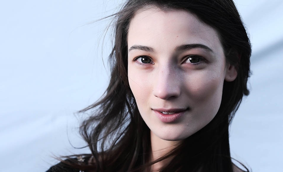 Retrato de Débora Müller durante o São Paulo Fashion Week Inverno 2014 - Flávio Florido/UOL