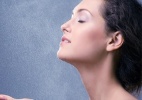 Água termal hidrata a pele e ainda prolonga o make; aposte - Thinkstock