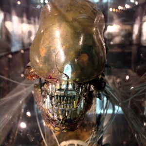 Em museu suíço, criador de Alien materializa pesadelos em obras sombrias -  31/10/2013 - UOL Entretenimento