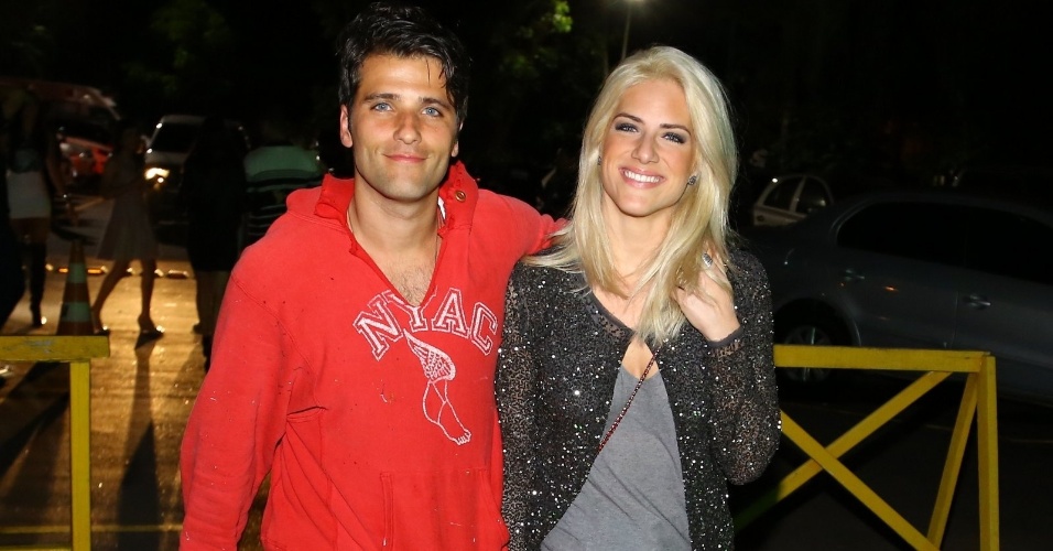 30.out.2013 - Bruno Gagliasso e Giovanna Ewbank no aniversário de 37 anos do ator Paulo Gustavo na Sociedade Hípica do Rio de Janeiro