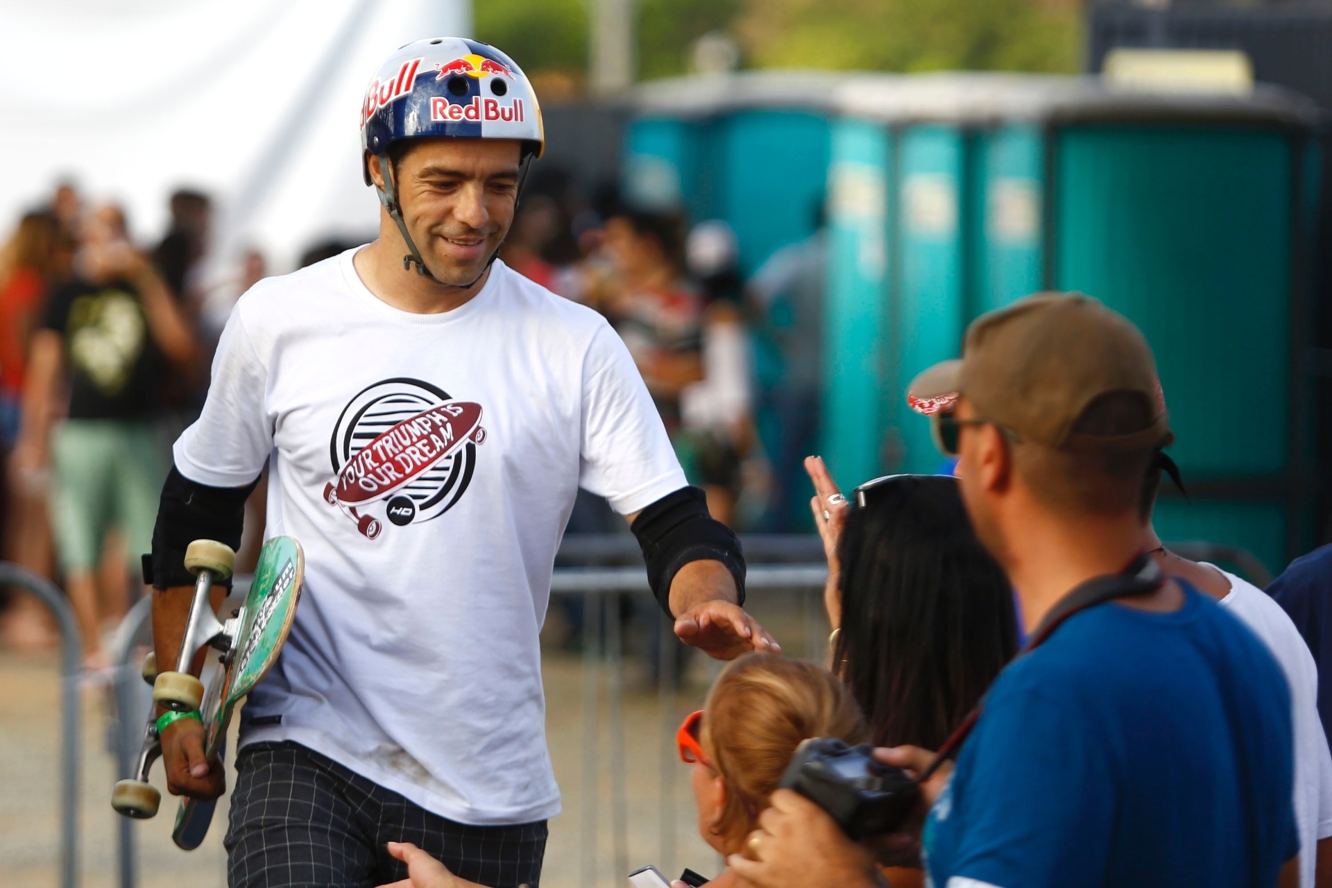 2.nov.2013 - Sandro Dias, o Mineirinho, participa do Circuito Banco do Brasil que sedia a terceira etapa da Copa Brasil Vertical de Skate, em Belo Horizonte - Marcus Desimoni/UOL