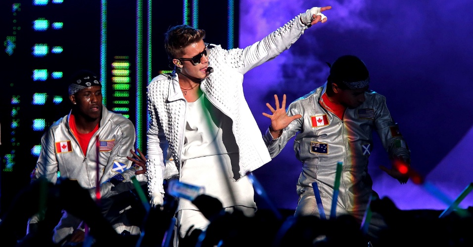 3.nov.2013 - O cantor pop canadense Justin Bieber se apresenta na Apoteose, no Rio de Janeiro