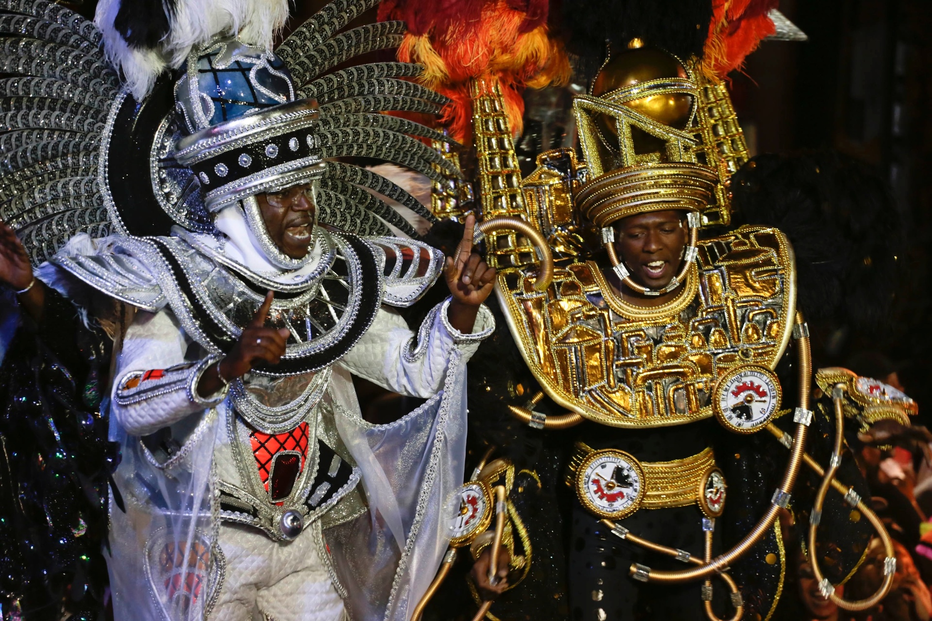 3.nov.2013 - Integrantes da escola de samba Vai Vai apresentam fantasias em ensaio - Wanezza Soares /UOL