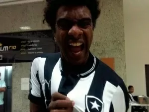'Ninguém me sacaneou mais do que o próprio Botafogo', diz Hélio de la Peña