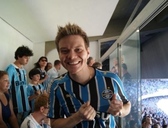 Michel Teló é um dos famosos que torce para o Grêmio