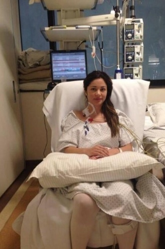 5.nov.2013 - Maria Melilo divulga imagem após cirurgia. 