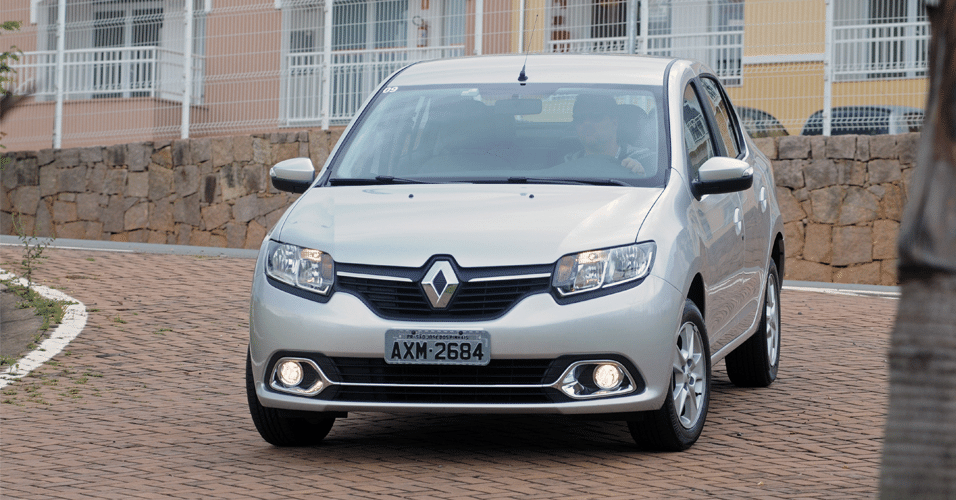 Renault Logan 1.6 M/T 2014 - Murilo Góes/UOL