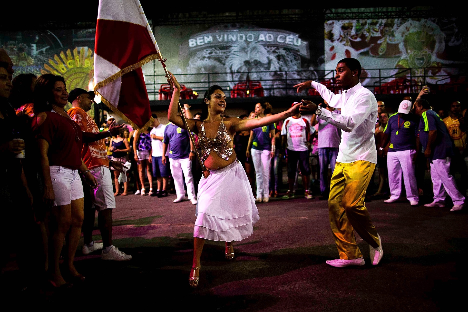 6.nov.2013 - Em clima de preparativos para o Carnaval 2014, Mocidade Alegre apresenta elenco para disputar mais um título - Alessandro Shinoda/UOL