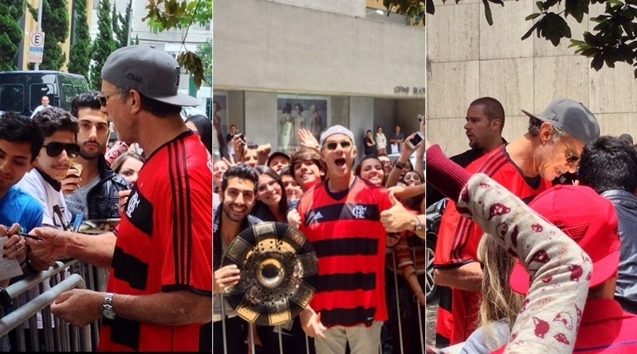 8.nov.2013 - Com camisa do Flamengo, Chad Smith, do Red Hot, posa com fãs