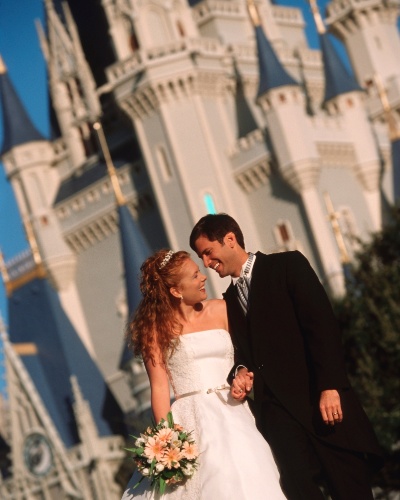 Imagem para matéria de UOL Casamento sobre casamento na Disney
