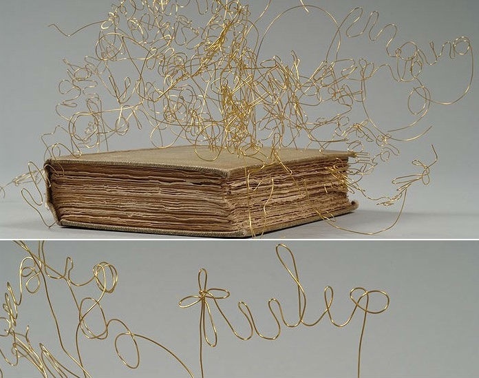 Livros descartados da antiga biblioteca central de Birmingham, na Inglaterra, ganharam vida nova ao serem retrabalhados por artistas - Obra de Clare Whistler/ Foto: David Knight