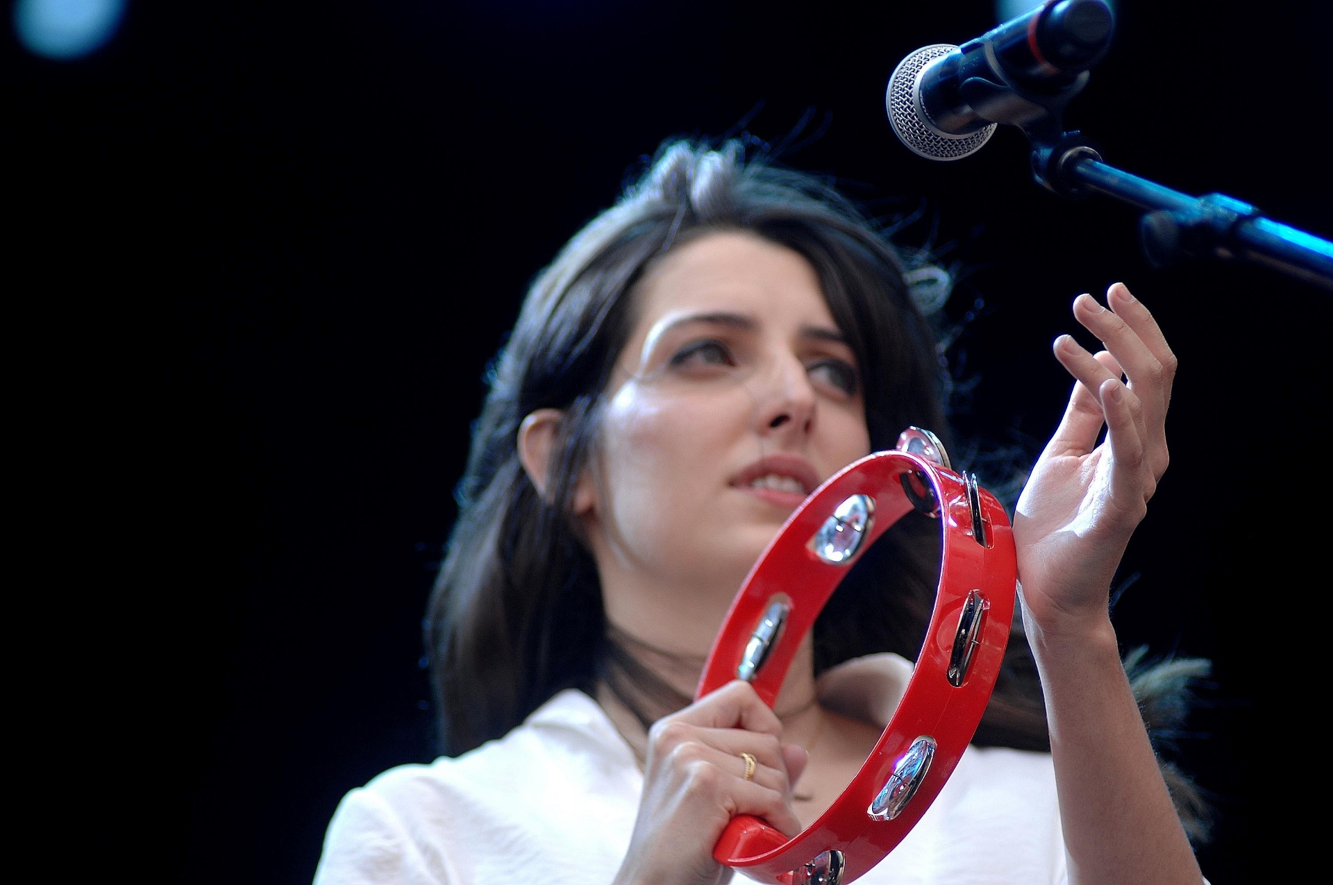 9.11.2013 - Clarice Falcão fez o 2ª show do palco Smirnoff do Festival Planeta Terra - Reinaldo Canato/UOL