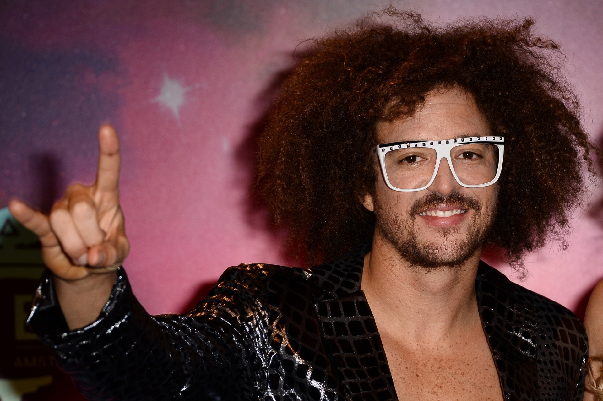 O músico Redfoo, do LMFAO, mestre de cerimônias do MTV Europe Music Awards; evento acontece em Amsterdã, na Holanda - Getty Images
