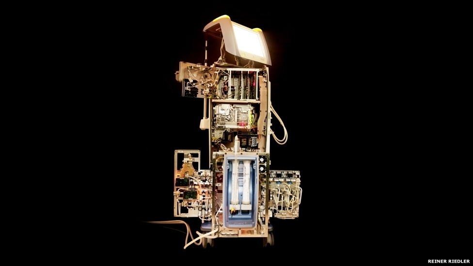 Fotógrafo austríaco visitou hospitais para retratar aparelhos e artifícios criados pela medicina - Reiner Riedler