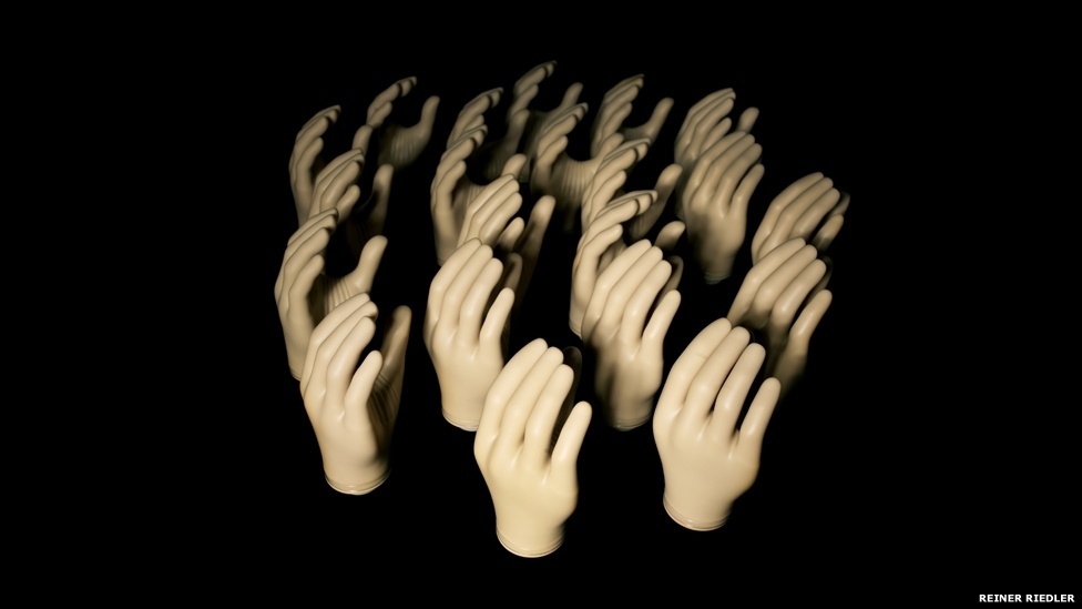 Fotógrafo austríaco visitou hospitais para retratar aparelhos e artifícios criados pela medicina - Reiner Riedler