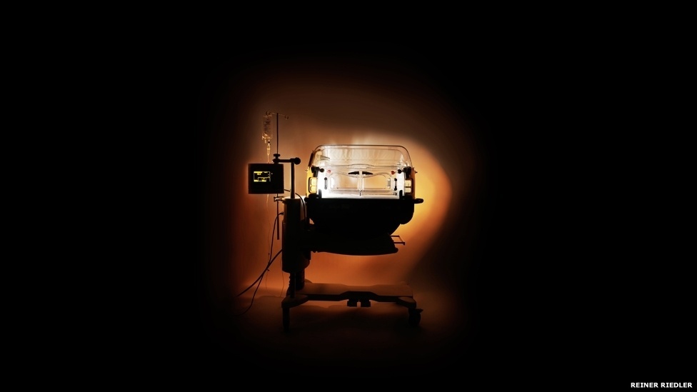 O fotógrafo austríaco Reiner Riedler criou o projeto para celebrar as máquinas e artifícios criados pela medicinas - Reiner Riedler