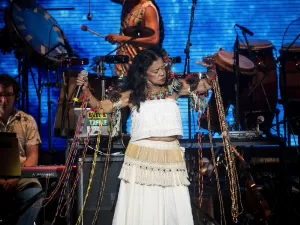 Matriarca da música paraense, Nazaré Pereira é homenageada no Círio