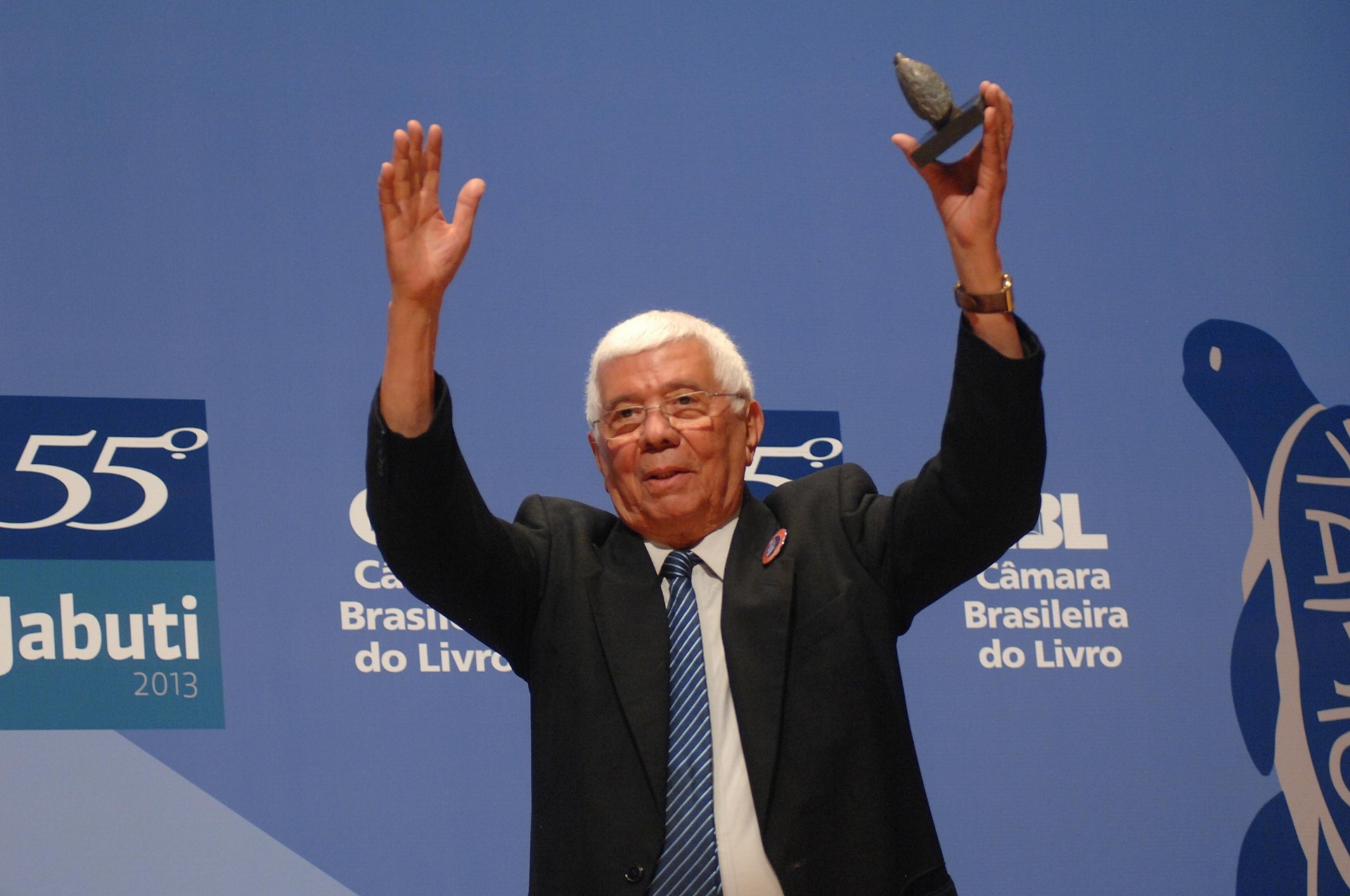 O escritor Audálio Dantas, vencedor do prêmio de livro do ano de não ficção pela obra "As Duas Guerras de Vlado Herzog: da perseguição nazista na Europa à morte sob tortura no Brasil" - Reinaldo Canato/UOL