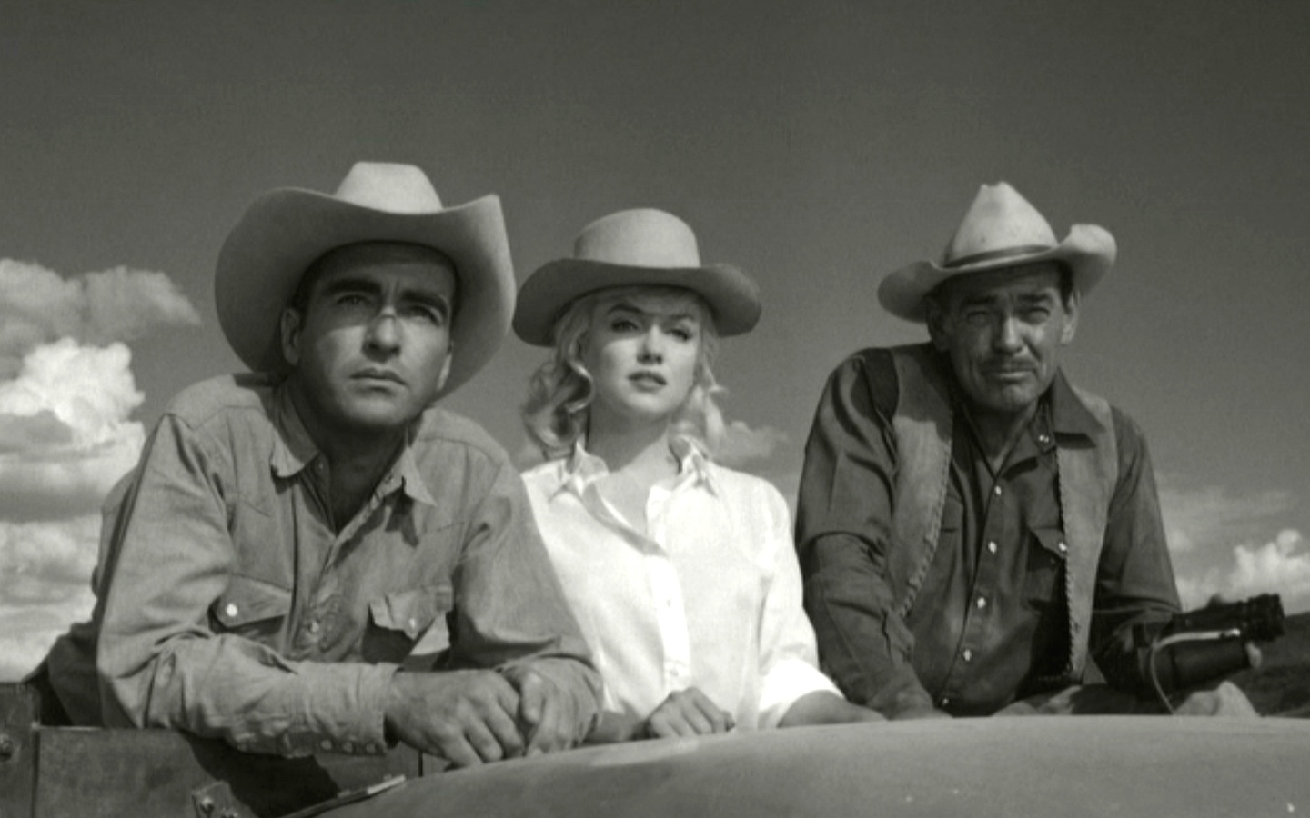 "Misfts" (1961) ? "Os Desajustados" (ou "Mistfs", no original) foi o último filme do astro Clark Gable, que morreu duas semanas após as filmagens, vítima de ataque cardíaco. Com Marilyn Monroe e Montgomery Clift, o drama de sotaque "country" mostra uma divorciada desiludida que se aproxima de um grupo de cowboys desajustados. Tal "desajuste" serviu de inspiração para Glenn Danzig formar o Misftis, em 1977, banda inventora do chamado horror punk - Reprodução