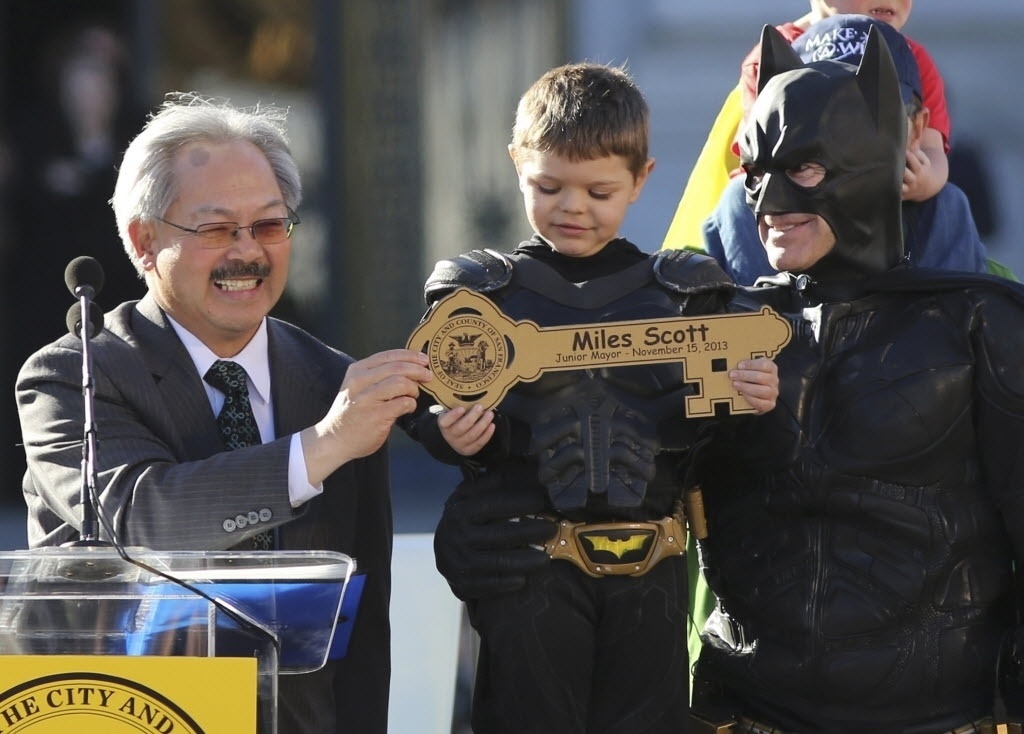 15.nov.2013 - Garoto vive Batman por um dia em San Francisco - Robert Galbraith/Reuters
