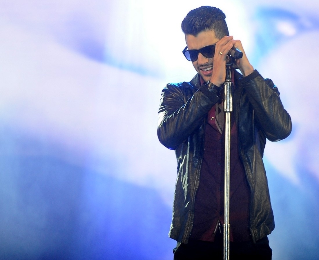 15.nov.2013 - Gusttavo Lima se apresenta na primeira noite da 8ª edição do festival sertanejo "Caldas Country Show" - Francisco Cepeda / AgNews